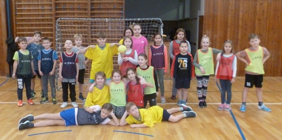 Předvánoční turnaj v miniházené